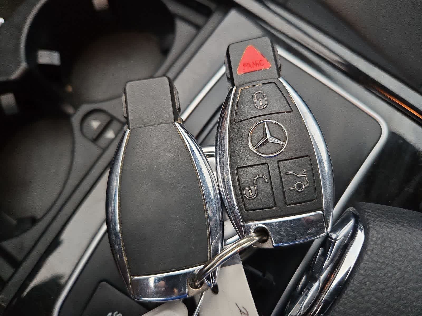 Thumbnail: 2011 Mercedes-Benz E-Class - 34