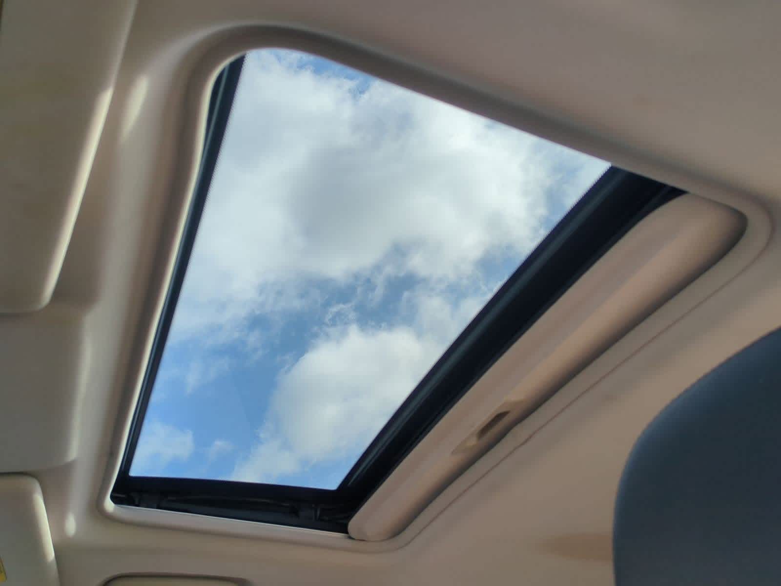 Thumbnail: 2019 Mitsubishi Outlander - 19