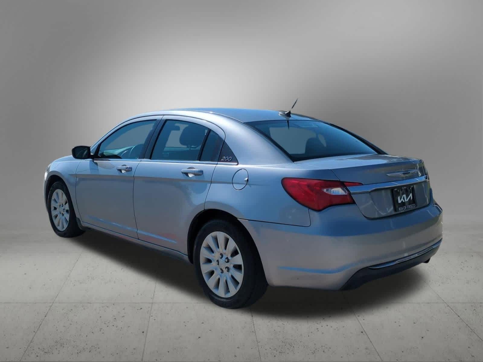 2014 Chrysler 200 LX photo 4