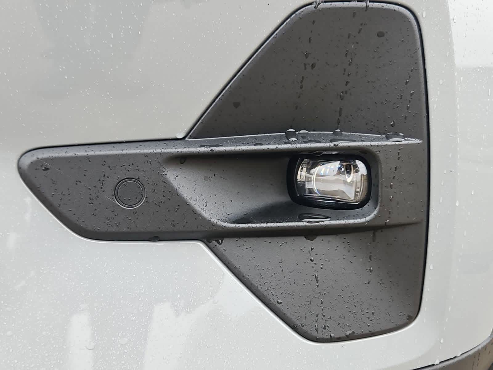 Thumbnail: 2024 Volvo XC40 - 10