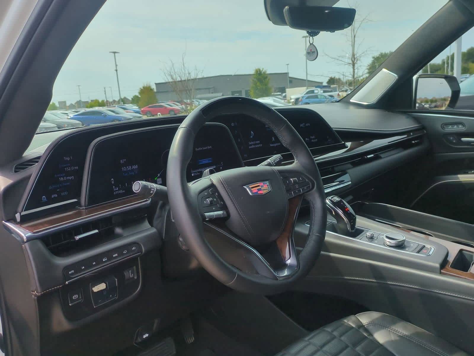 2023 Cadillac Escalade Sport Platinum photo 2