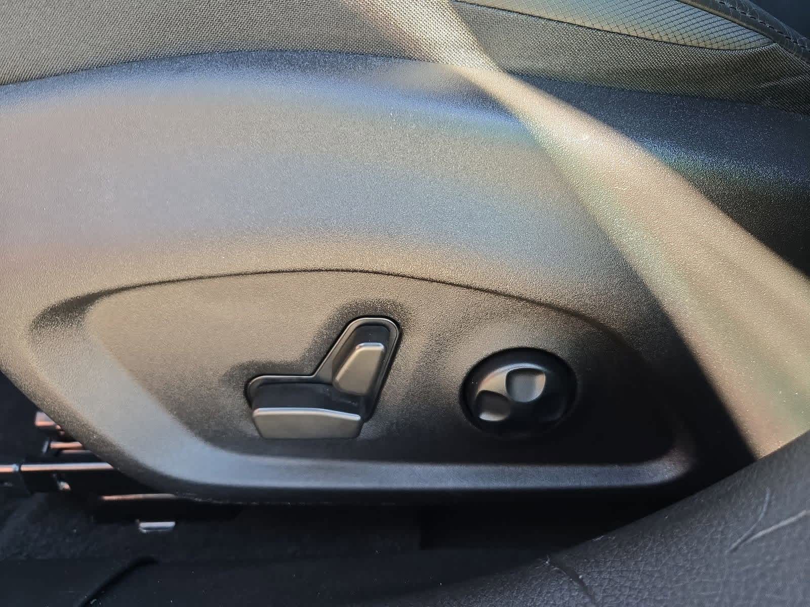 Thumbnail: 2021 Jeep Renegade - 16