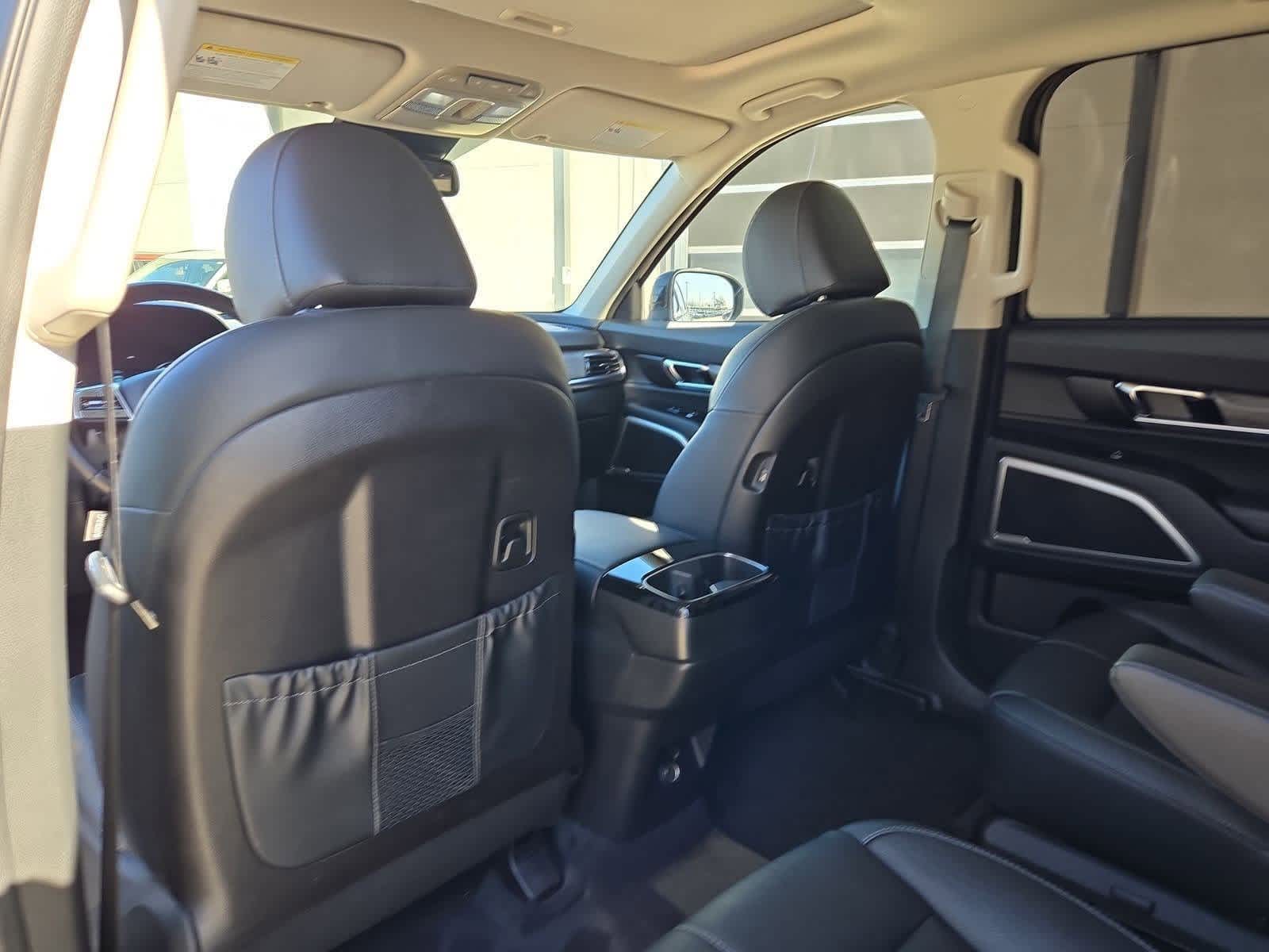 Thumbnail: 2022 Kia Telluride - 17