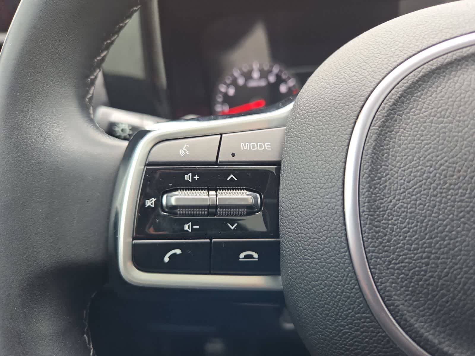 Thumbnail: 2023 Kia Sorento - 23