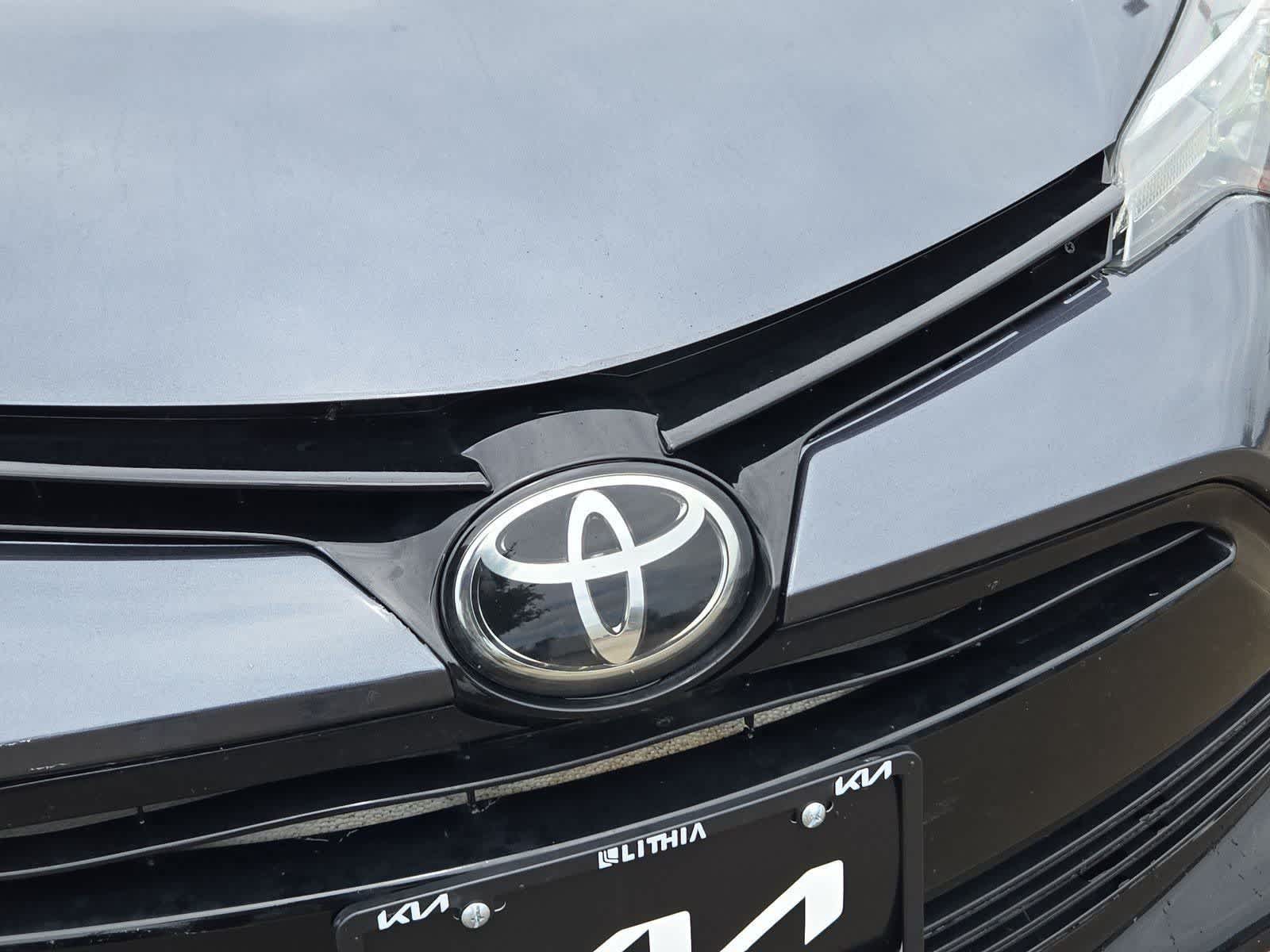 2017 Toyota Corolla LE - Photo 10