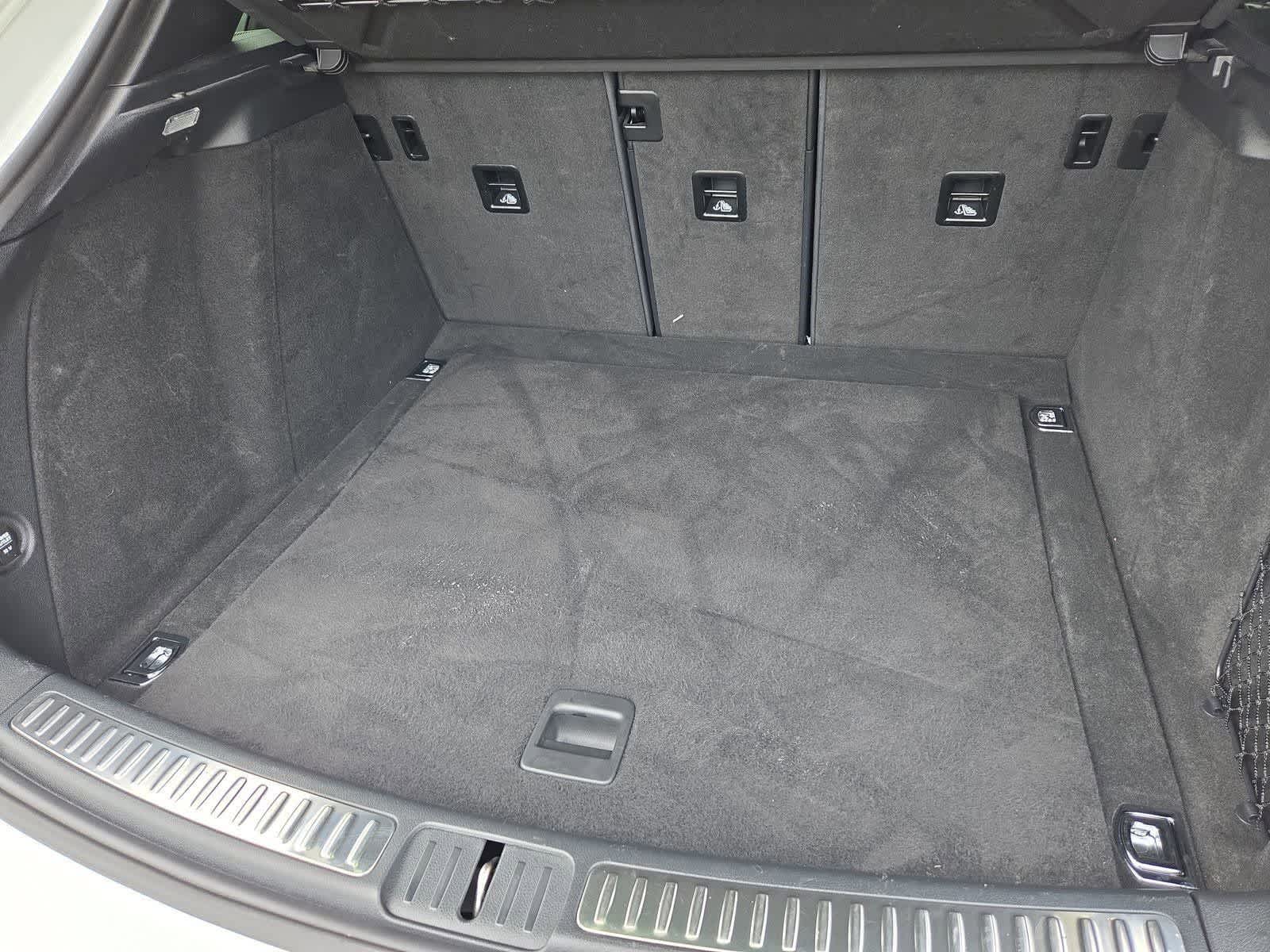 Thumbnail: 2020 Porsche Macan - 32