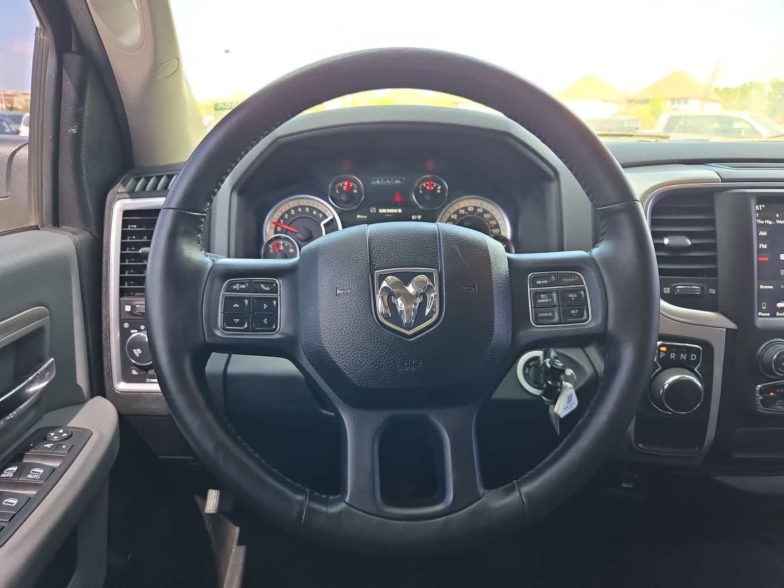 Thumbnail: 2019 RAM 1500 Classic - 21