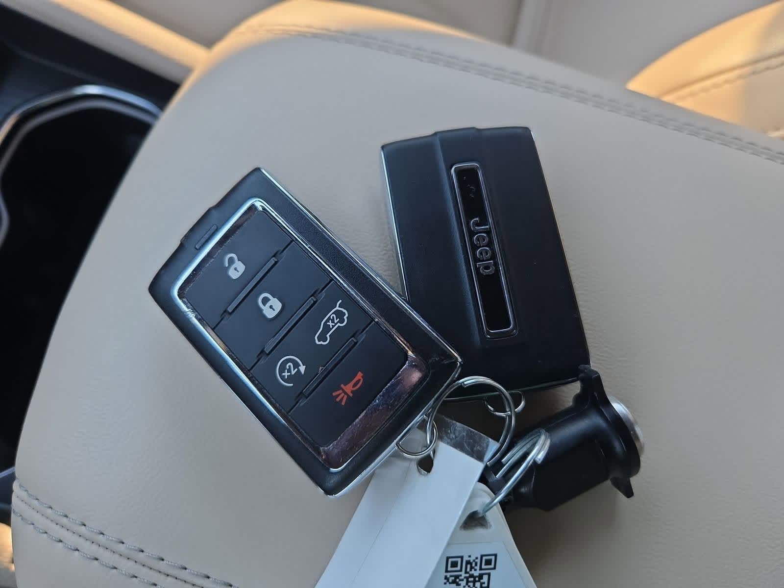 Thumbnail: 2023 Jeep Grand Cherokee - 36