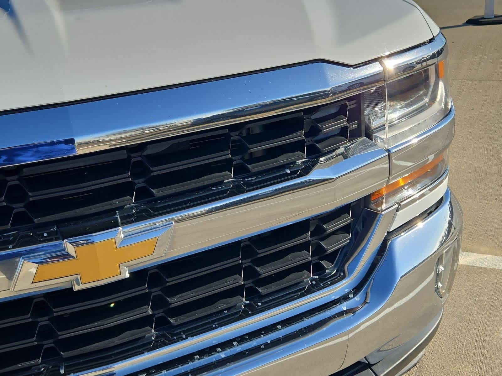 Thumbnail: 2016 Chevrolet Silverado 1500 - 11