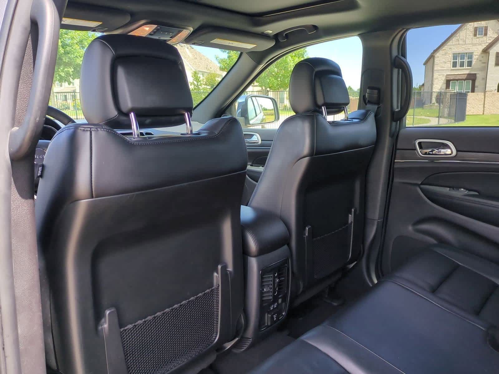 Thumbnail: 2019 Jeep Grand Cherokee - 18