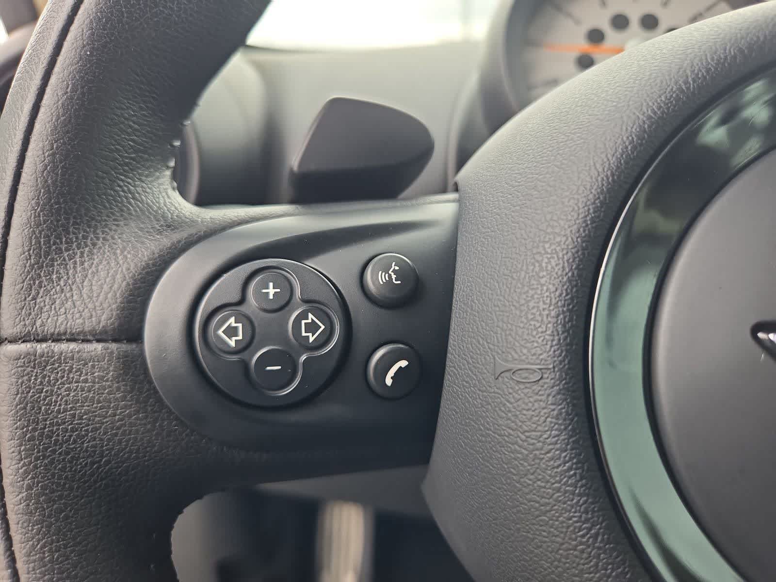 Thumbnail: 2014 MINI Cooper Countryman - 22