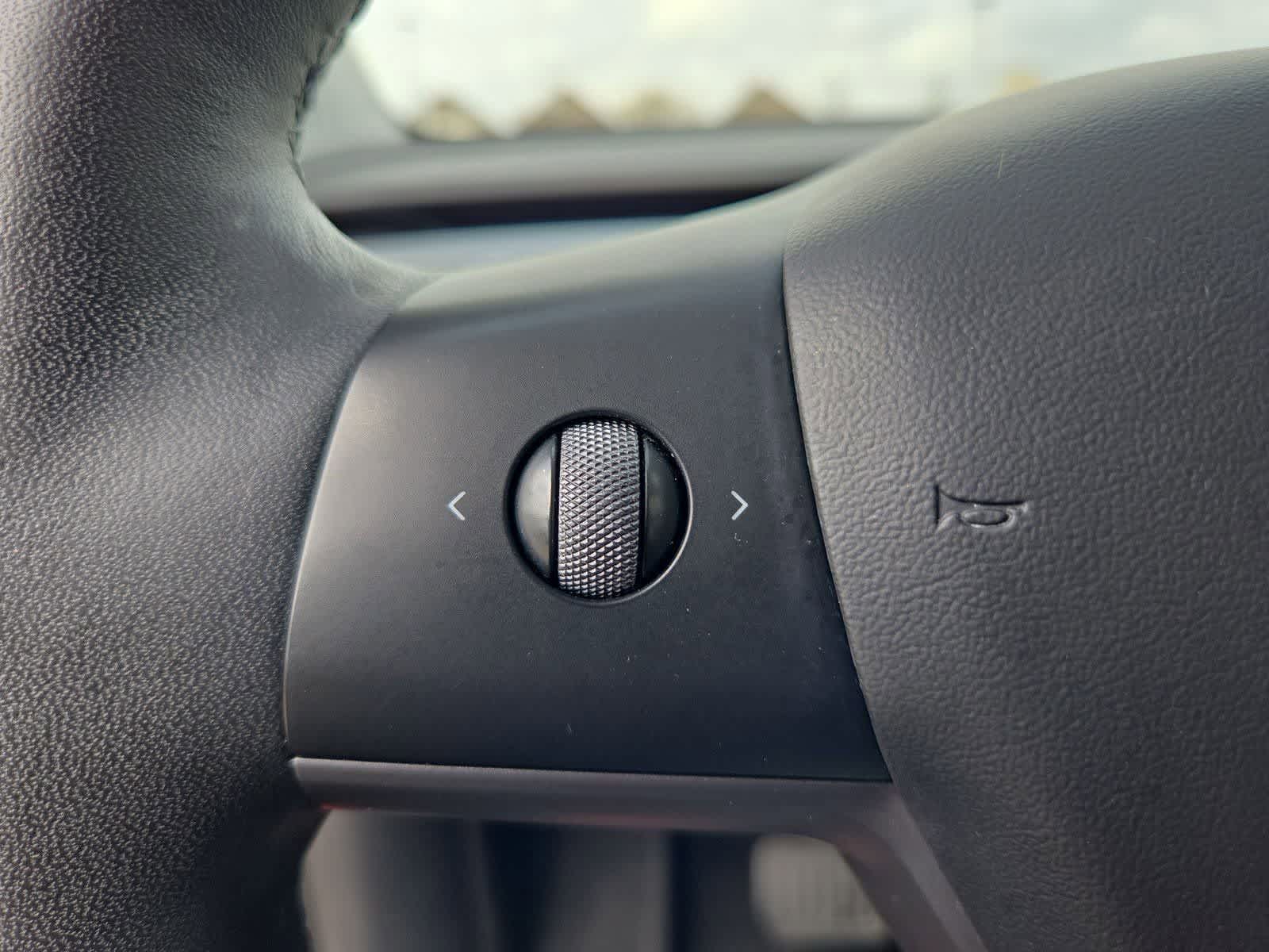 Thumbnail: 2022 Tesla Model Y - 21