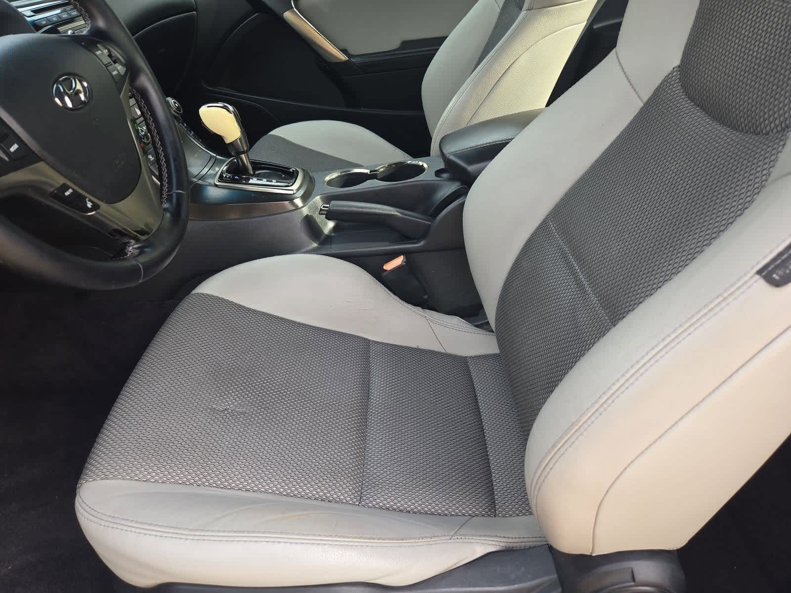 Thumbnail: 2013 Hyundai Genesis - 14