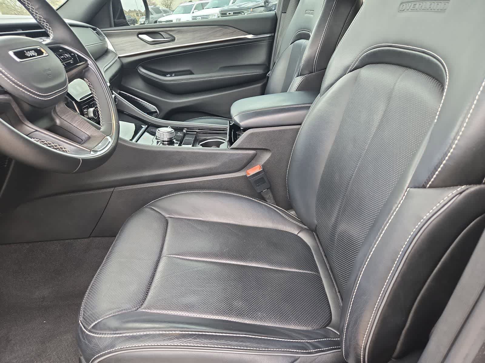 Thumbnail: 2022 Jeep Grand Cherokee - 15