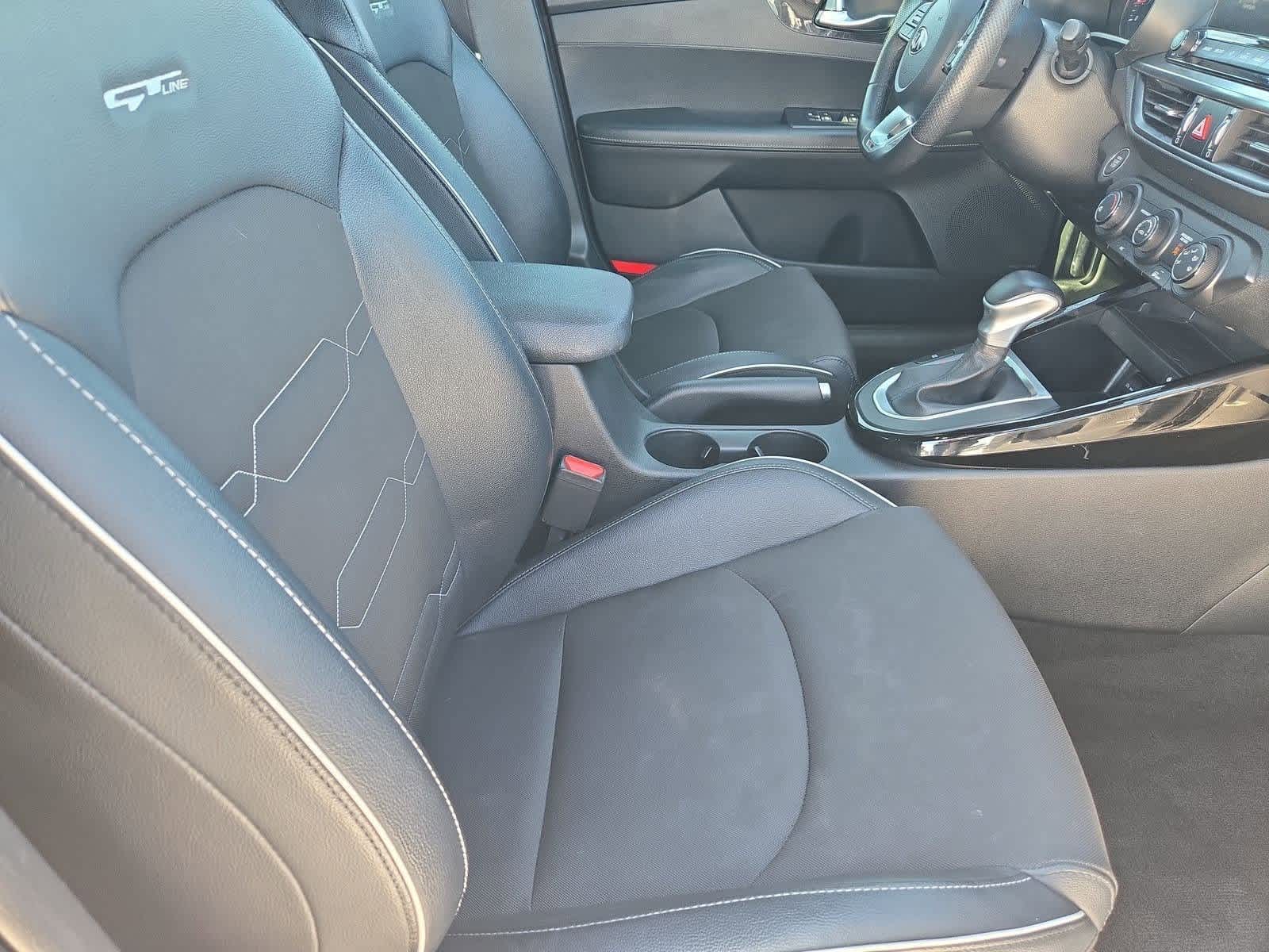 Thumbnail: 2020 Kia Forte - 23