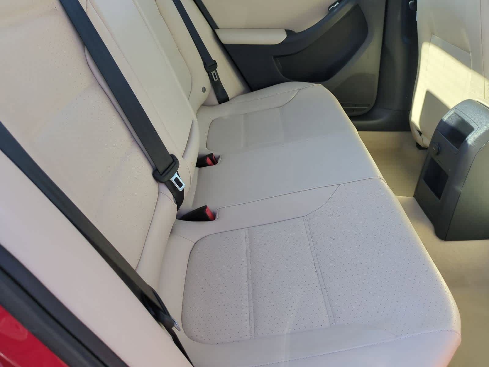 Thumbnail: 2015 Volkswagen Jetta - 19