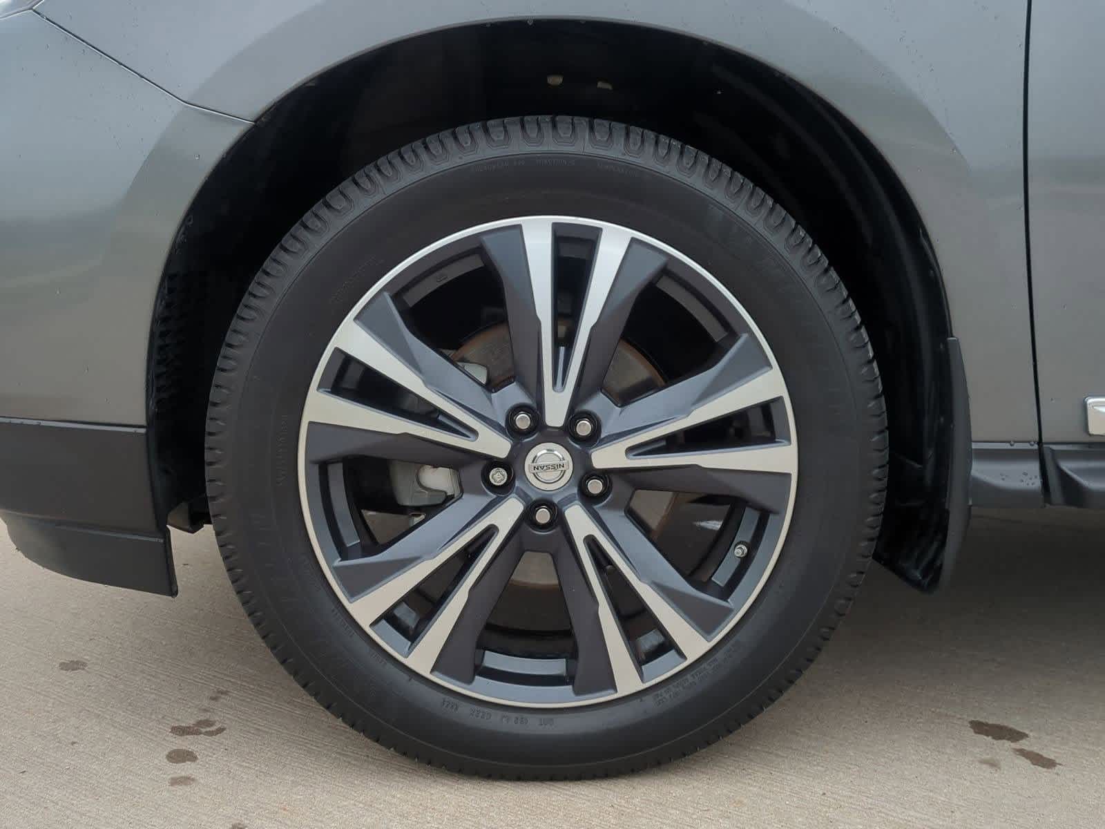 Thumbnail: 2017 Nissan Pathfinder - 13