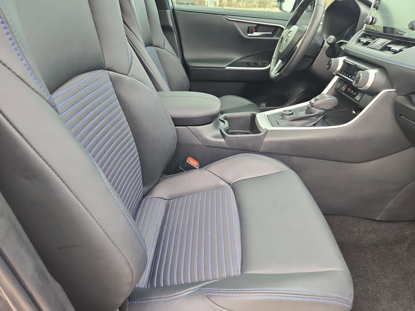 Thumbnail: 2022 Toyota RAV4 - 22