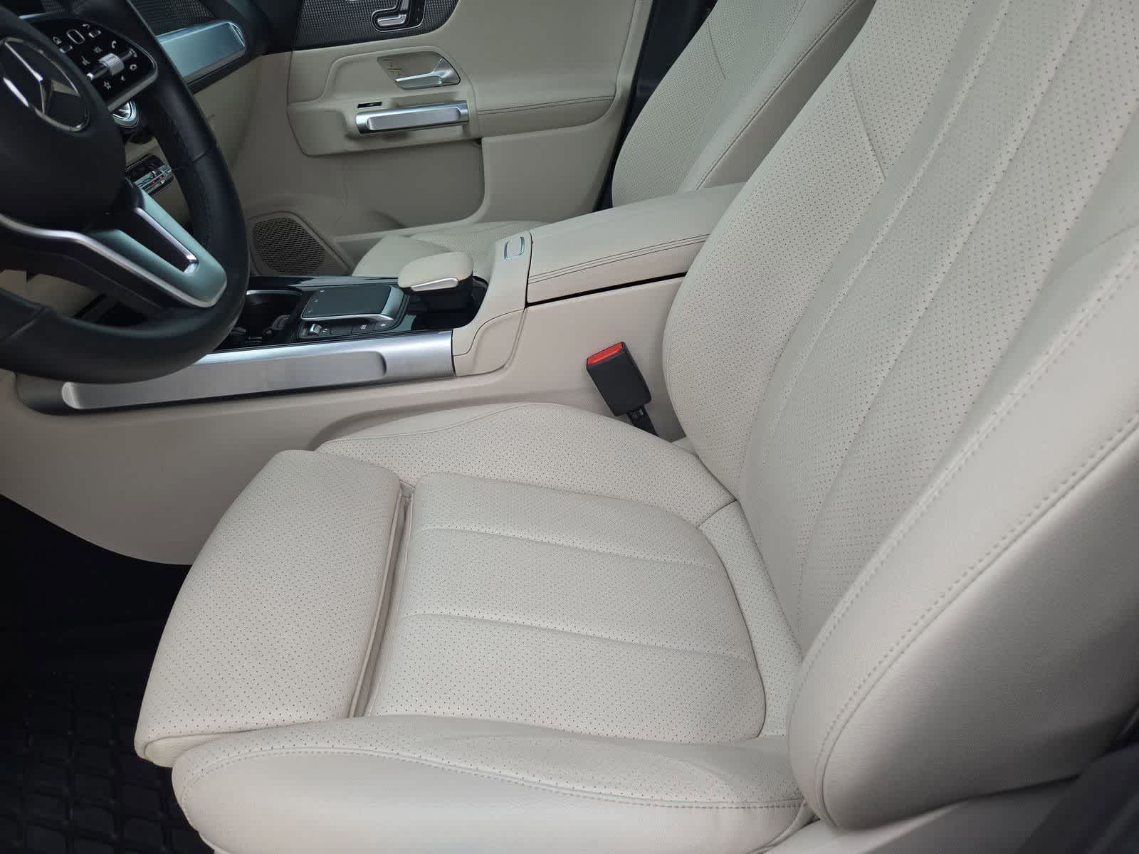 Thumbnail: 2022 Mercedes-Benz GLB - 15