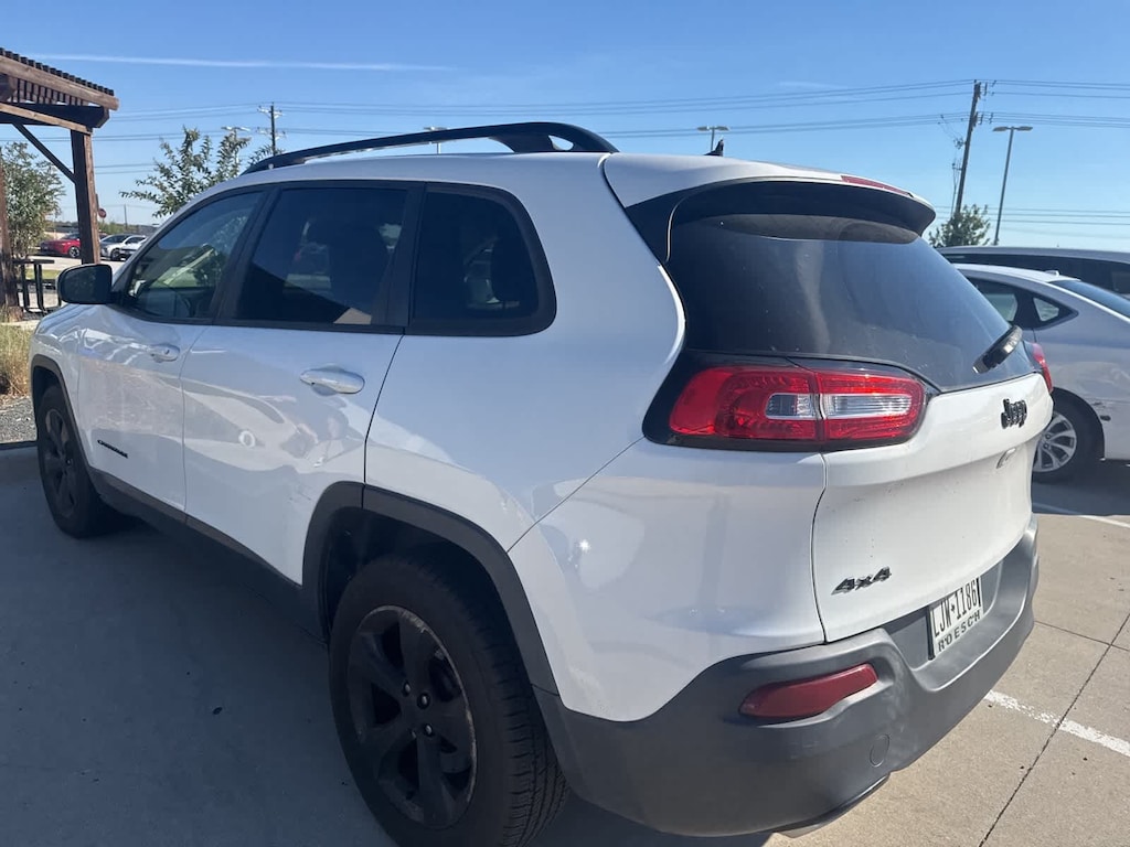 Used 2016 Jeep Cherokee Altitude SUV