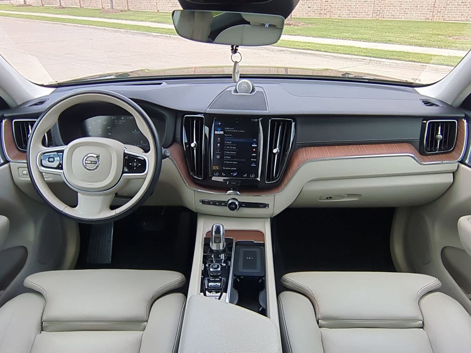 Thumbnail: 2019 Volvo XC60 - 14