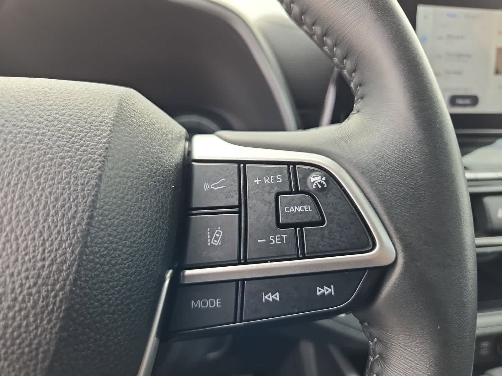 Thumbnail: 2025 Toyota Highlander - 25