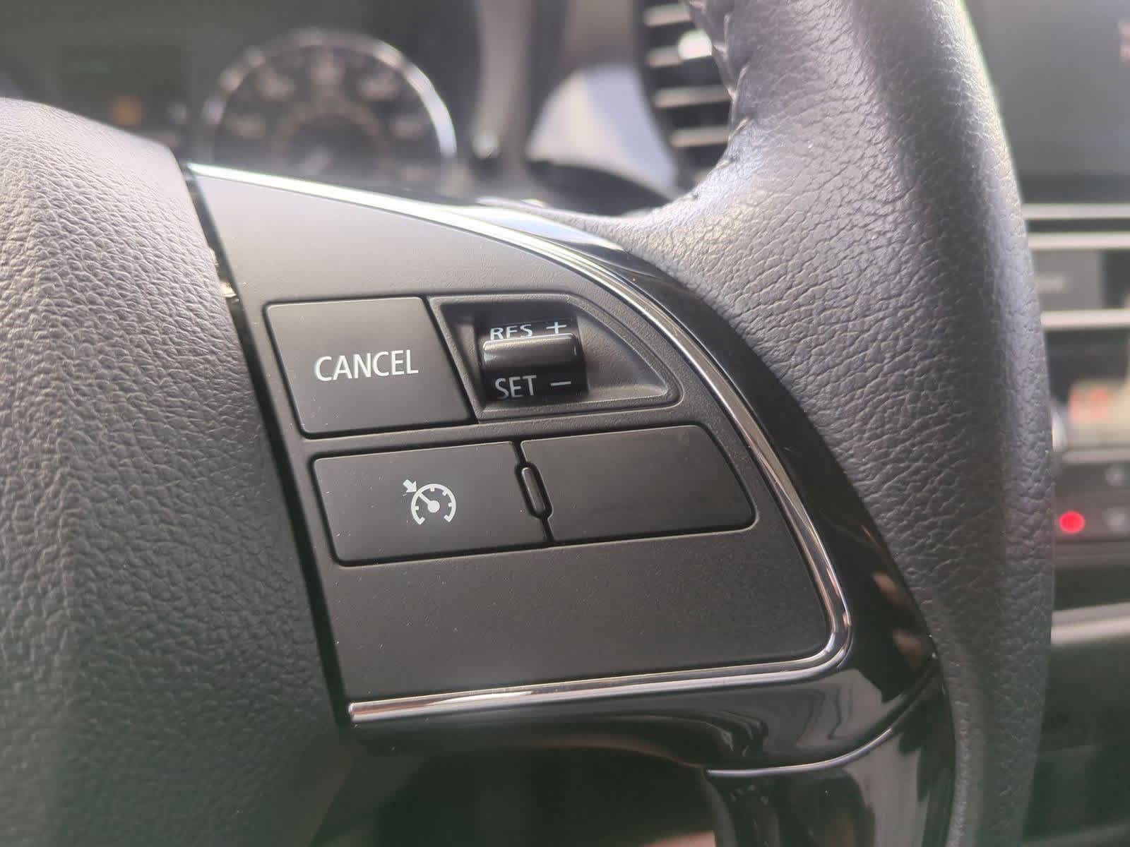 Thumbnail: 2019 Mitsubishi Outlander - 26