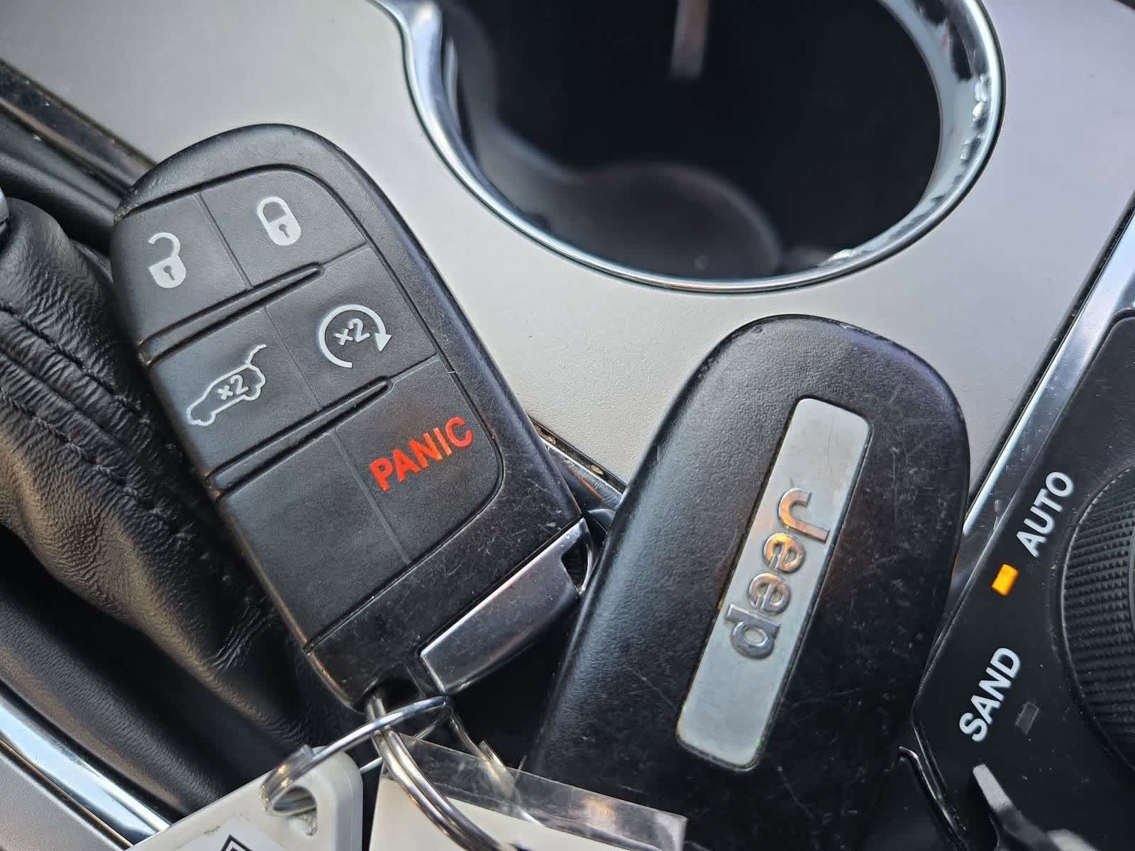 Thumbnail: 2018 Jeep Grand Cherokee - 33