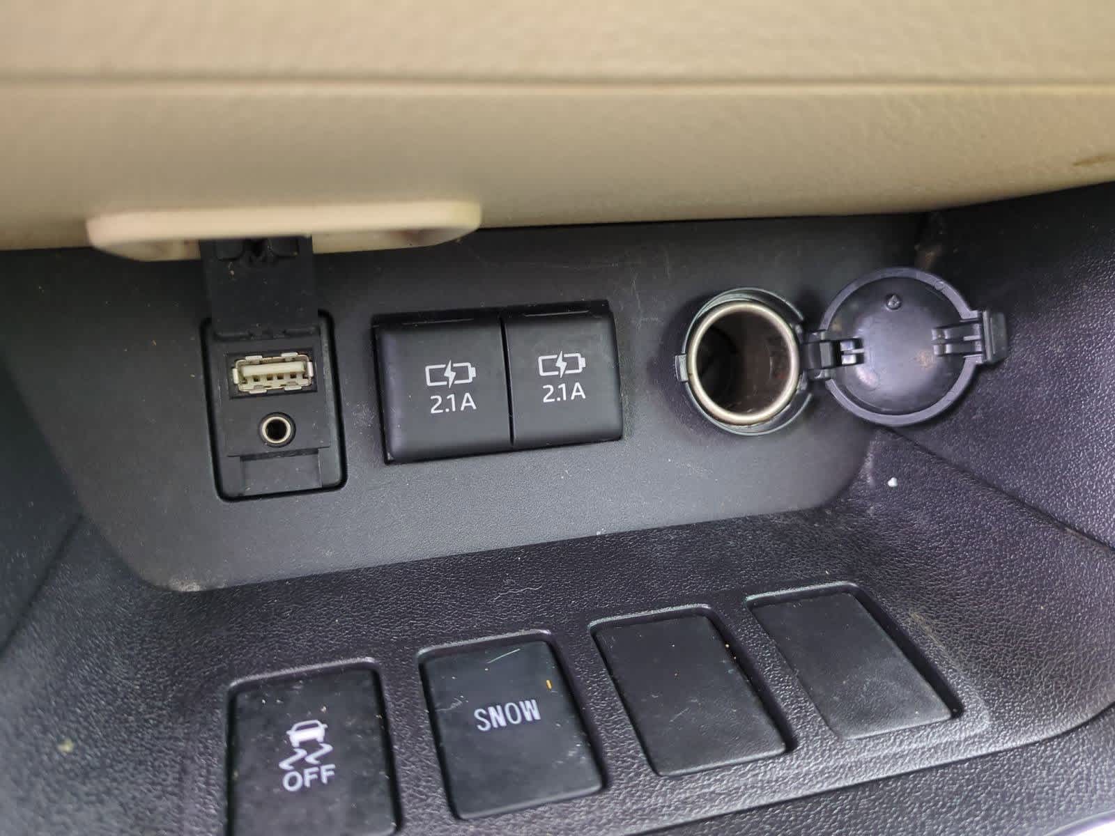 Thumbnail: 2017 Toyota Highlander - 32