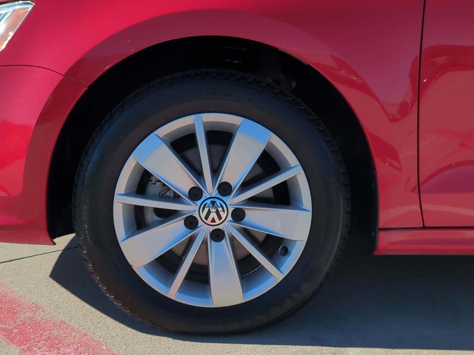 Thumbnail: 2015 Volkswagen Jetta - 11