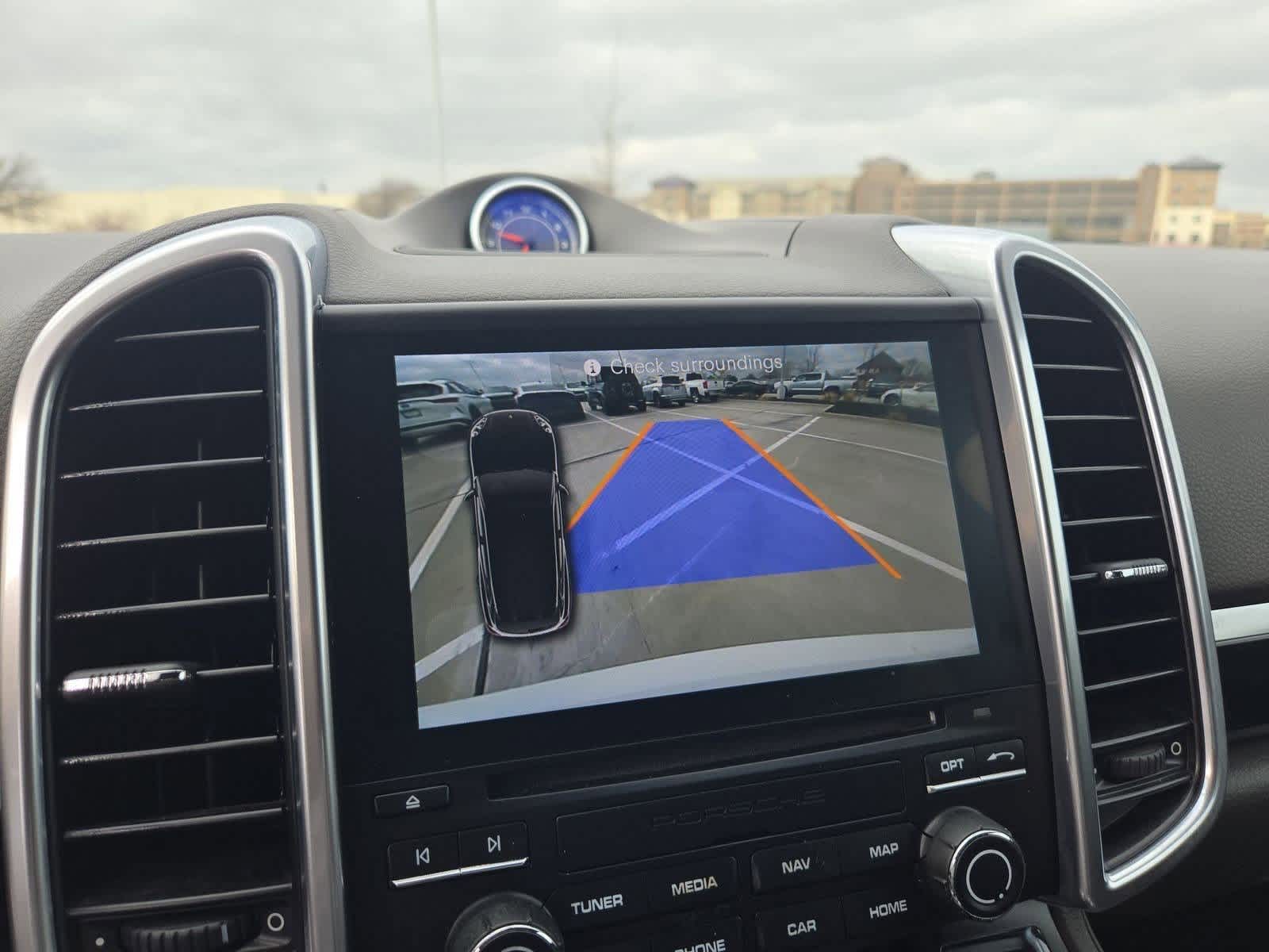 Thumbnail: 2017 Porsche Cayenne - 30