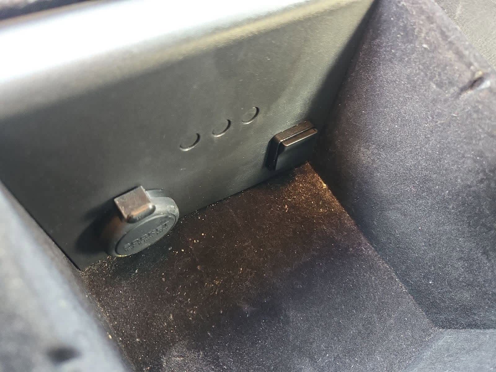 Thumbnail: 2010 INFINITI G37 - 30