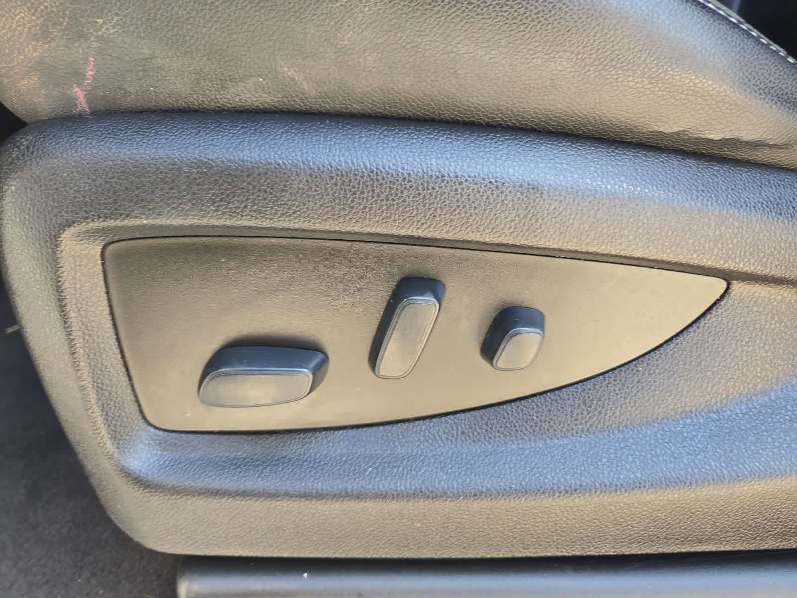 Thumbnail: 2019 GMC Yukon - 16