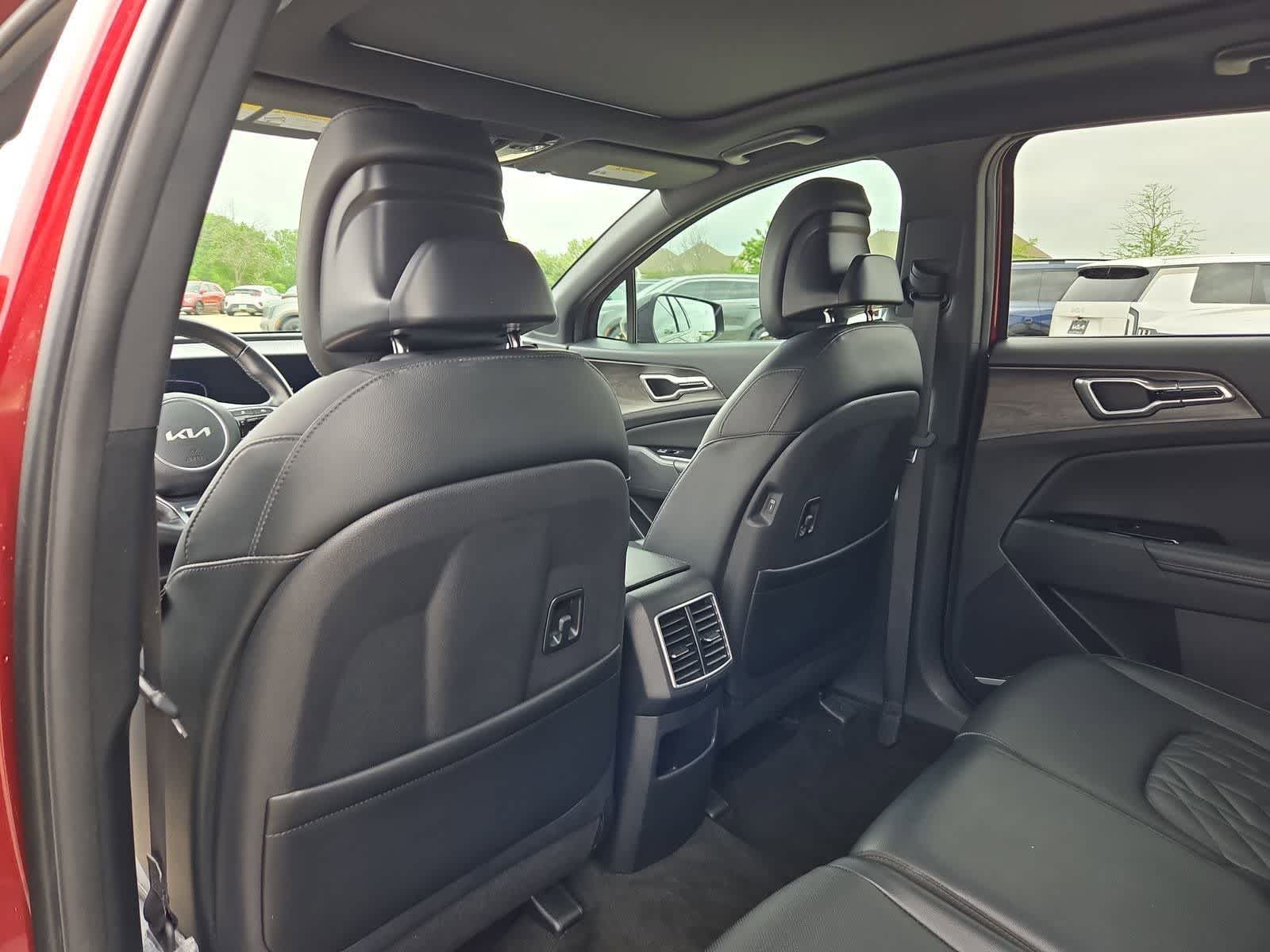 Thumbnail: 2023 Kia Sportage - 16