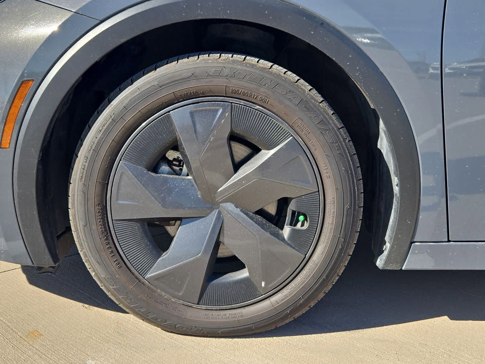 Thumbnail: 2024 Toyota Prius - 12