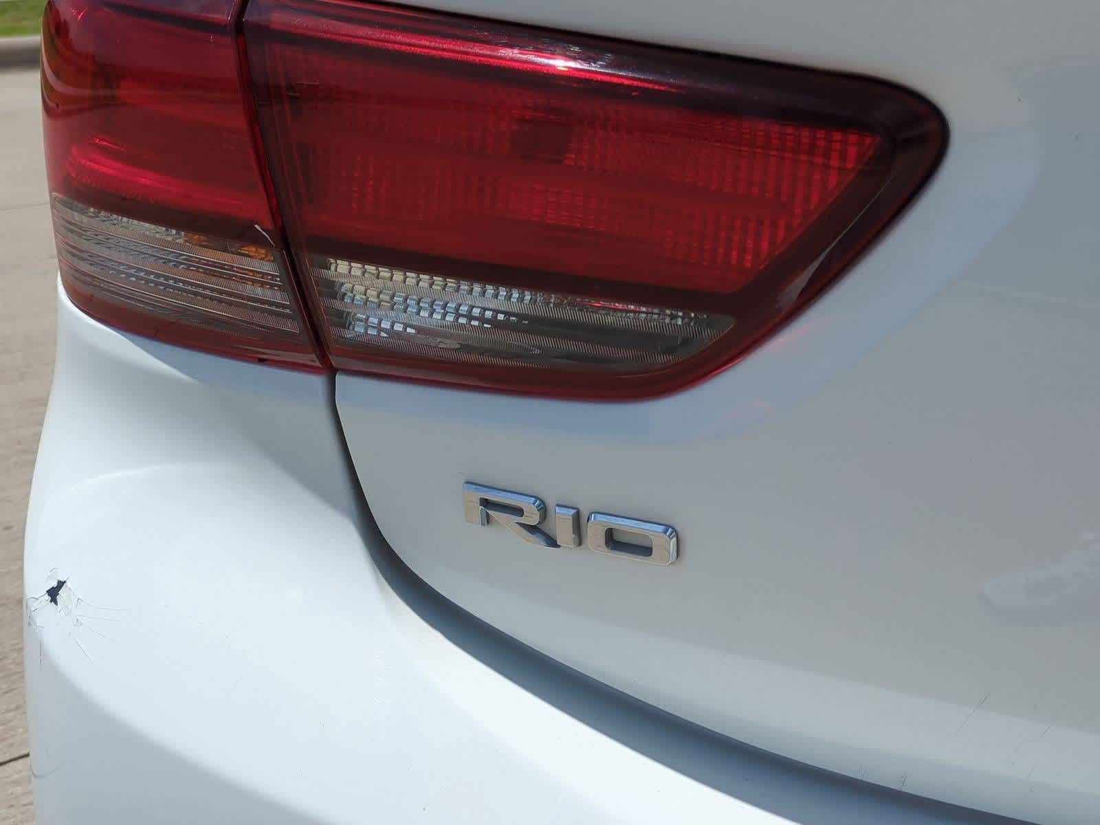 Thumbnail: 2020 Kia Rio - 11