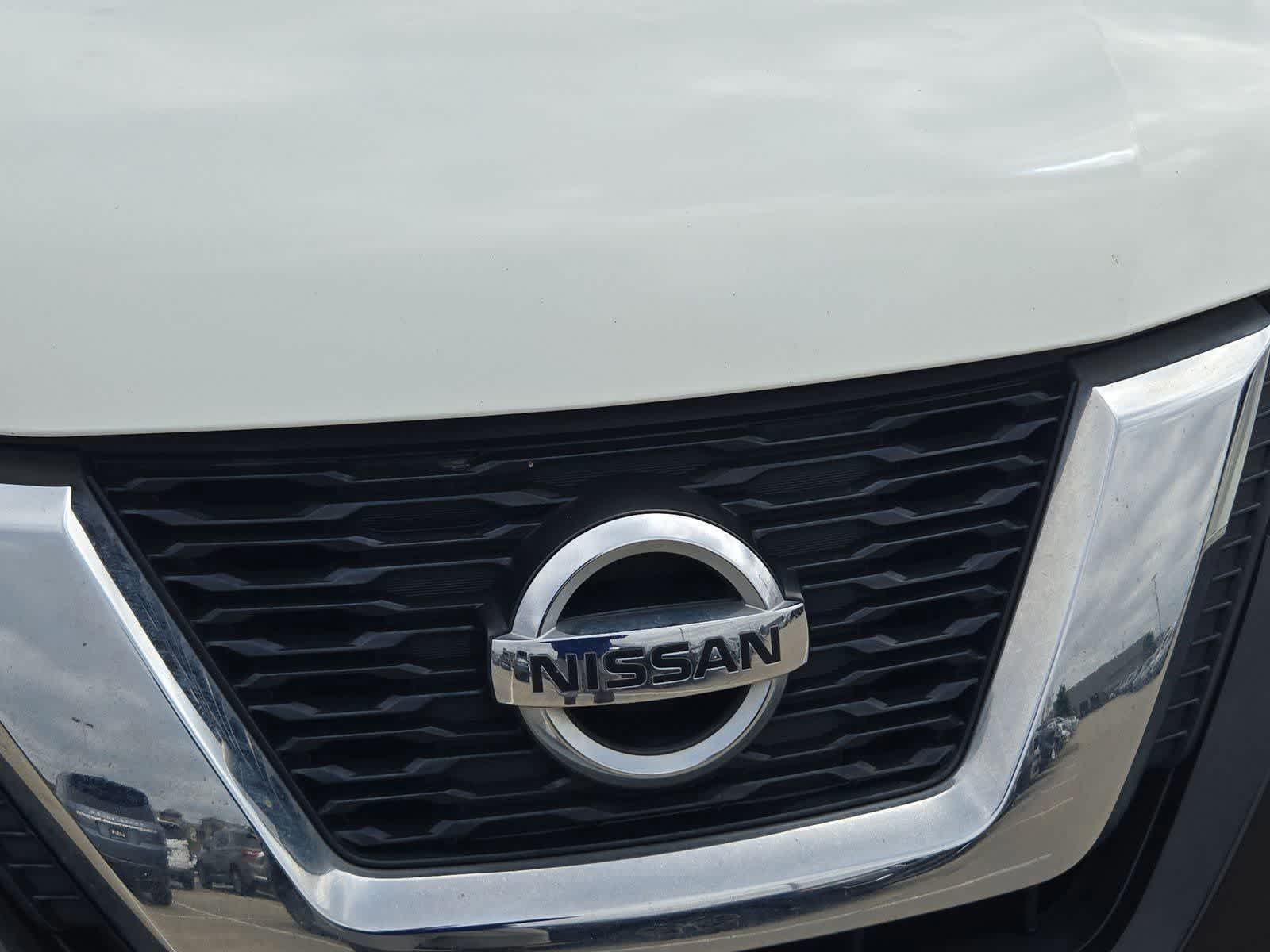 Thumbnail: 2017 Nissan Rogue - 10