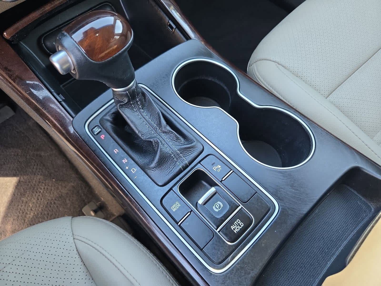 Thumbnail: 2017 Kia Sorento - 31