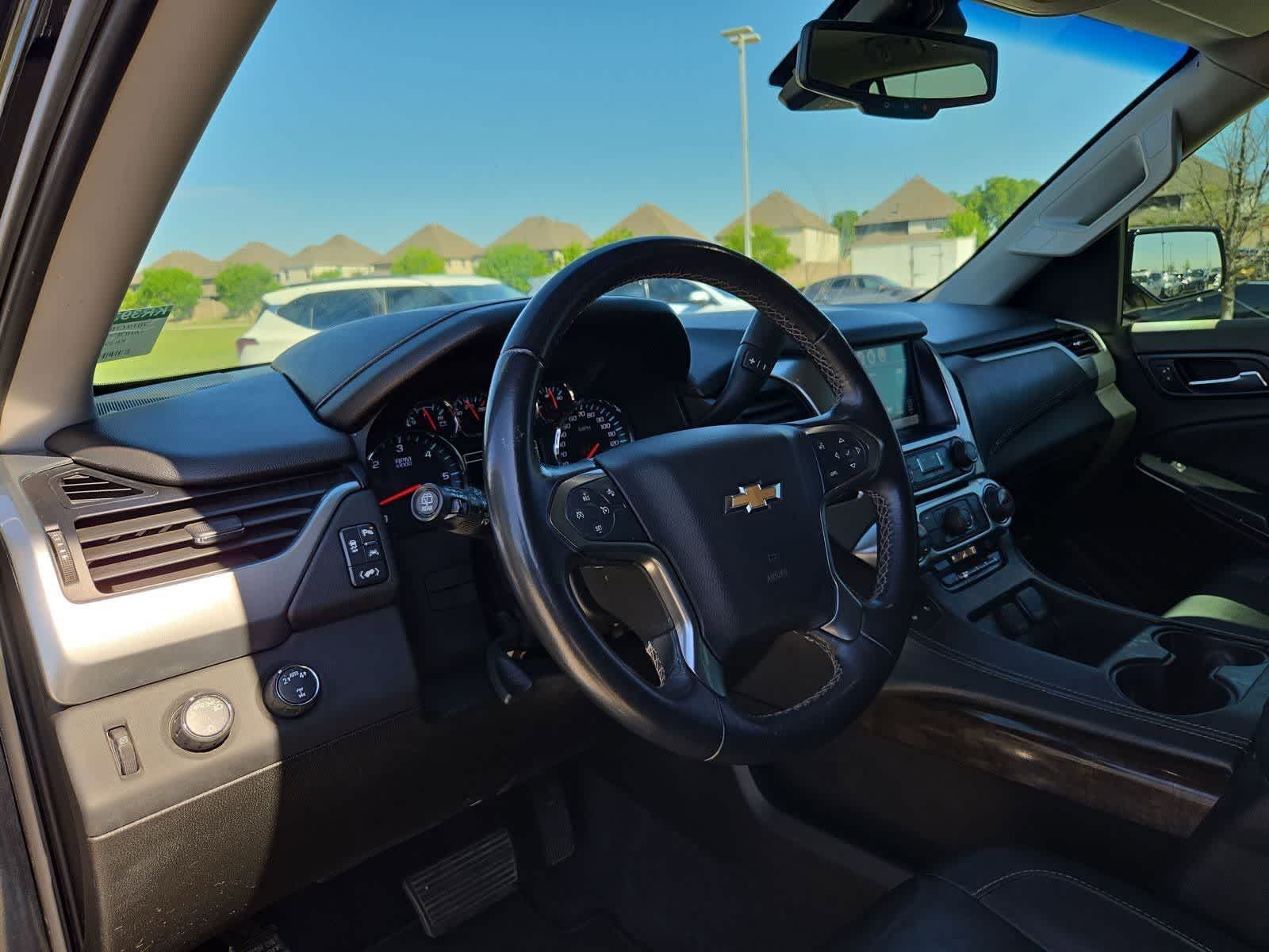 Thumbnail: 2019 Chevrolet Tahoe - 2