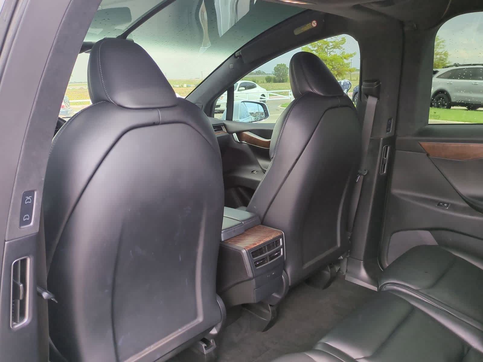 Thumbnail: 2021 Tesla Model X - 15