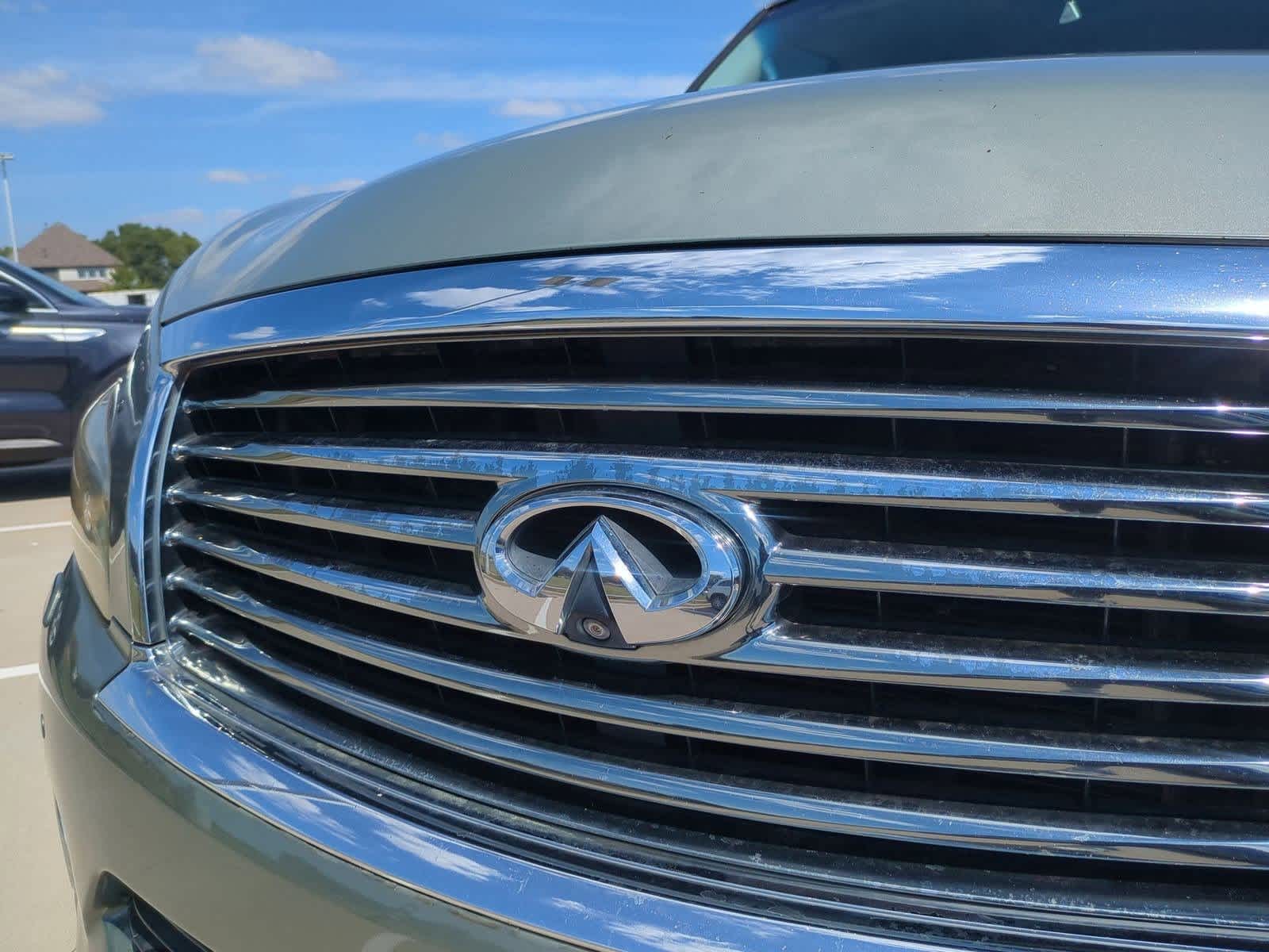 Thumbnail: 2011 INFINITI QX56 - 11