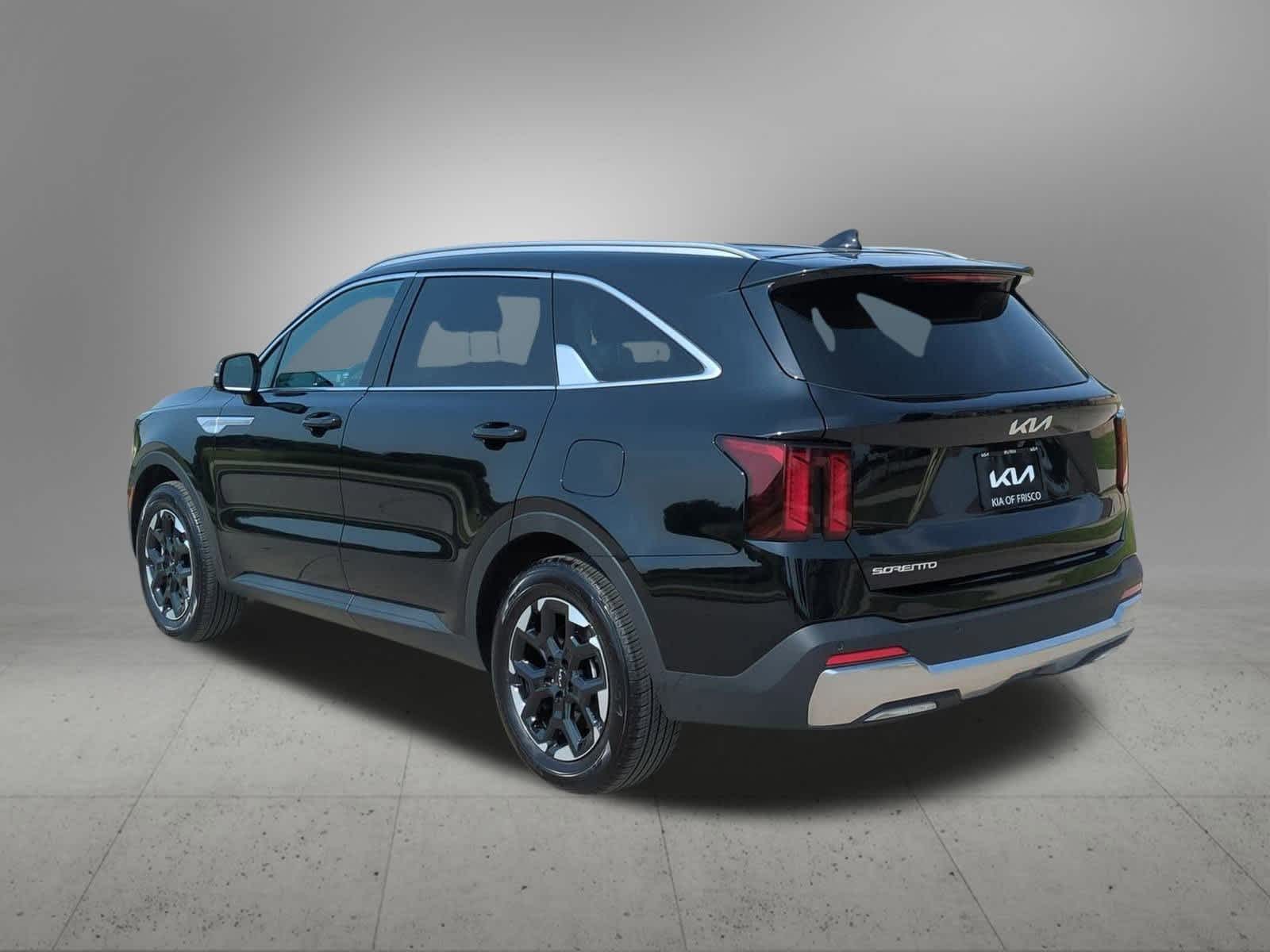2025 Kia Sorento S 4