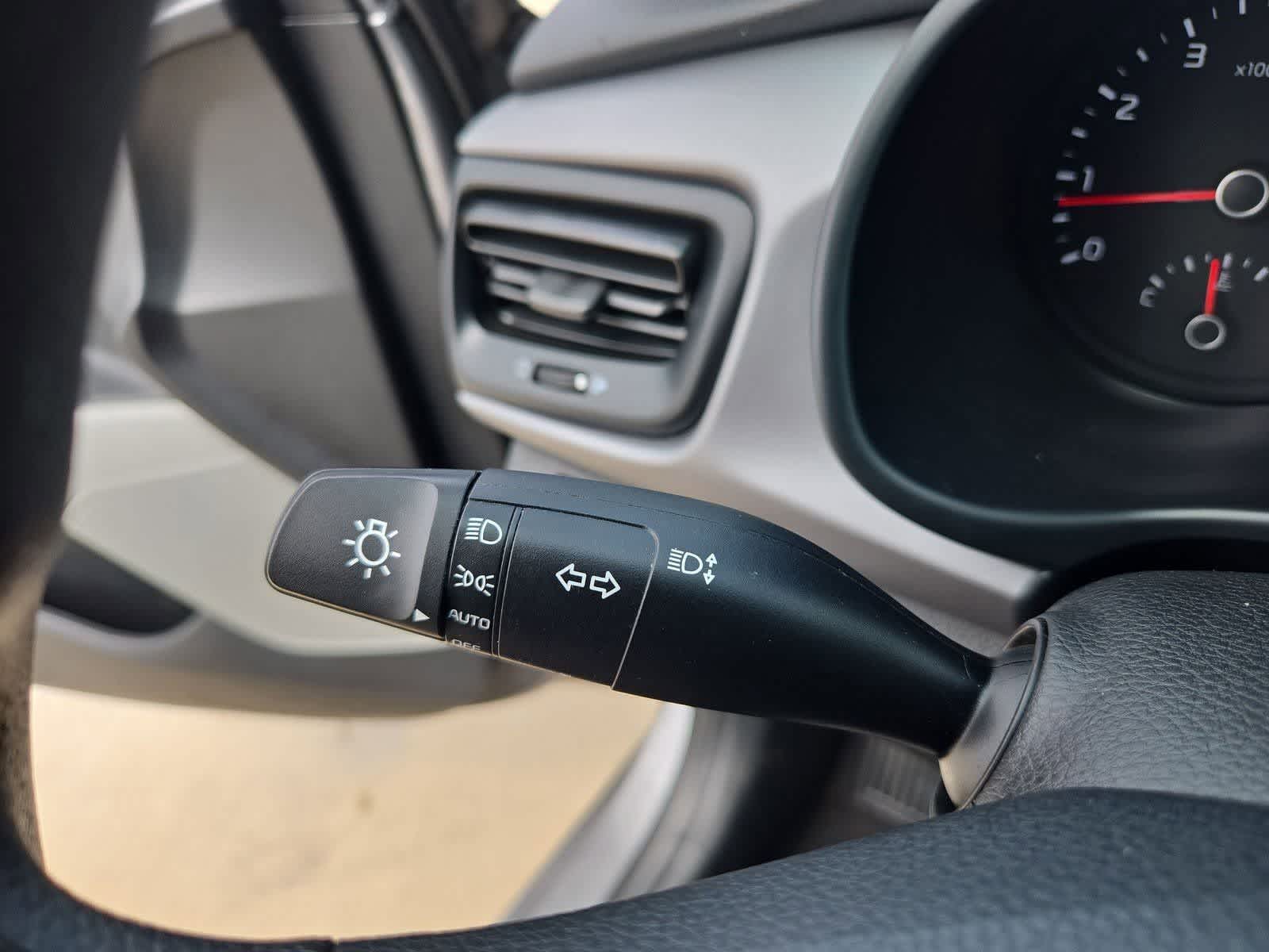 Thumbnail: 2023 Kia Rio - 25