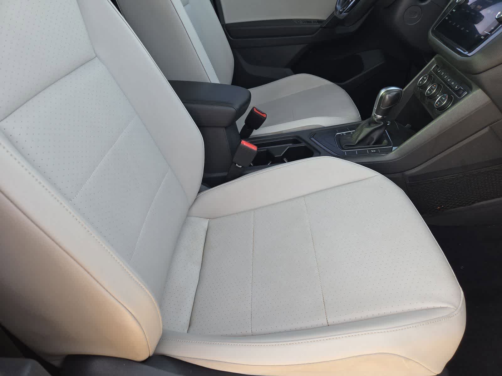 Thumbnail: 2018 Volkswagen Tiguan - 21