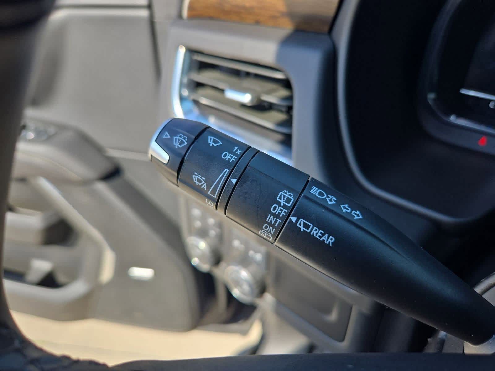 Thumbnail: 2023 Chevrolet Tahoe - 25