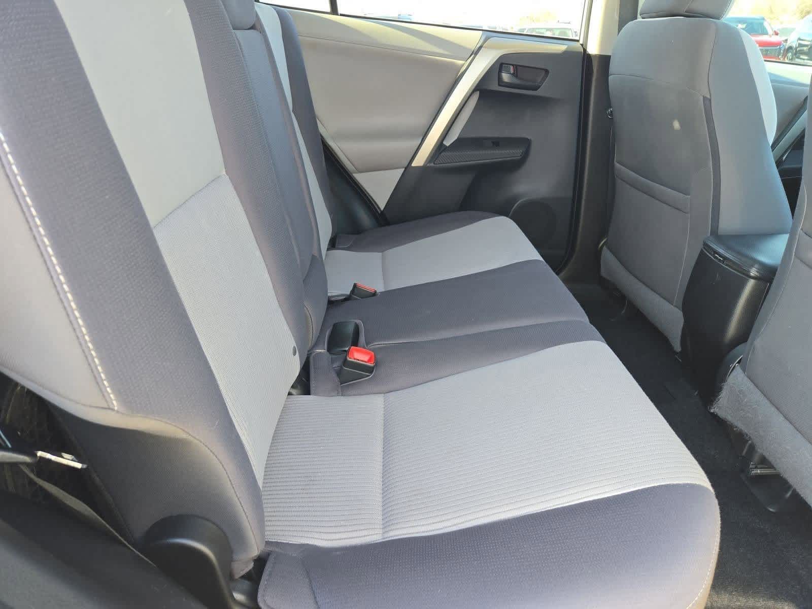 Thumbnail: 2013 Toyota RAV4 - 20