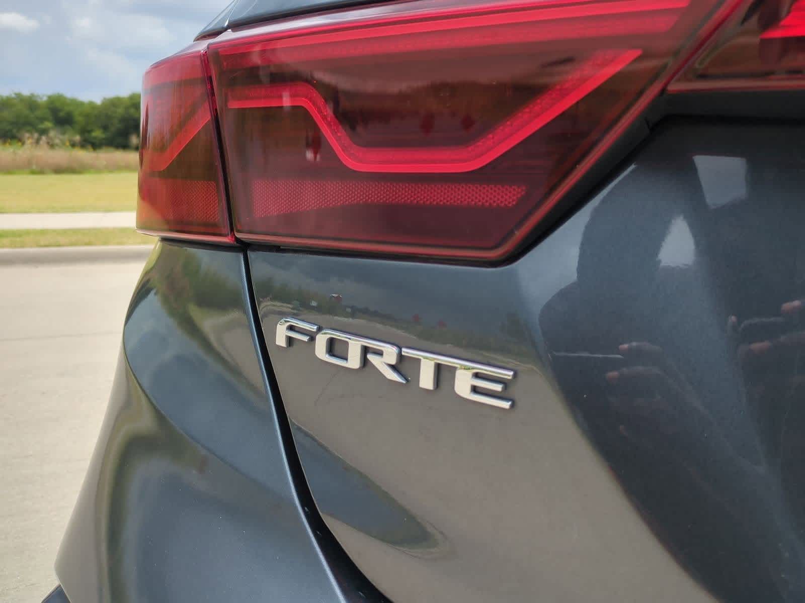 Thumbnail: 2021 Kia Forte - 12