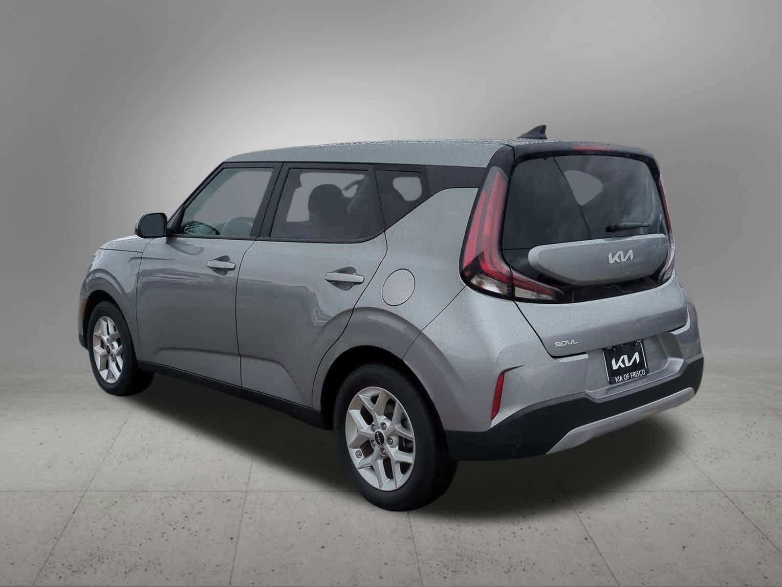 2024 Kia Soul LX S photo 2