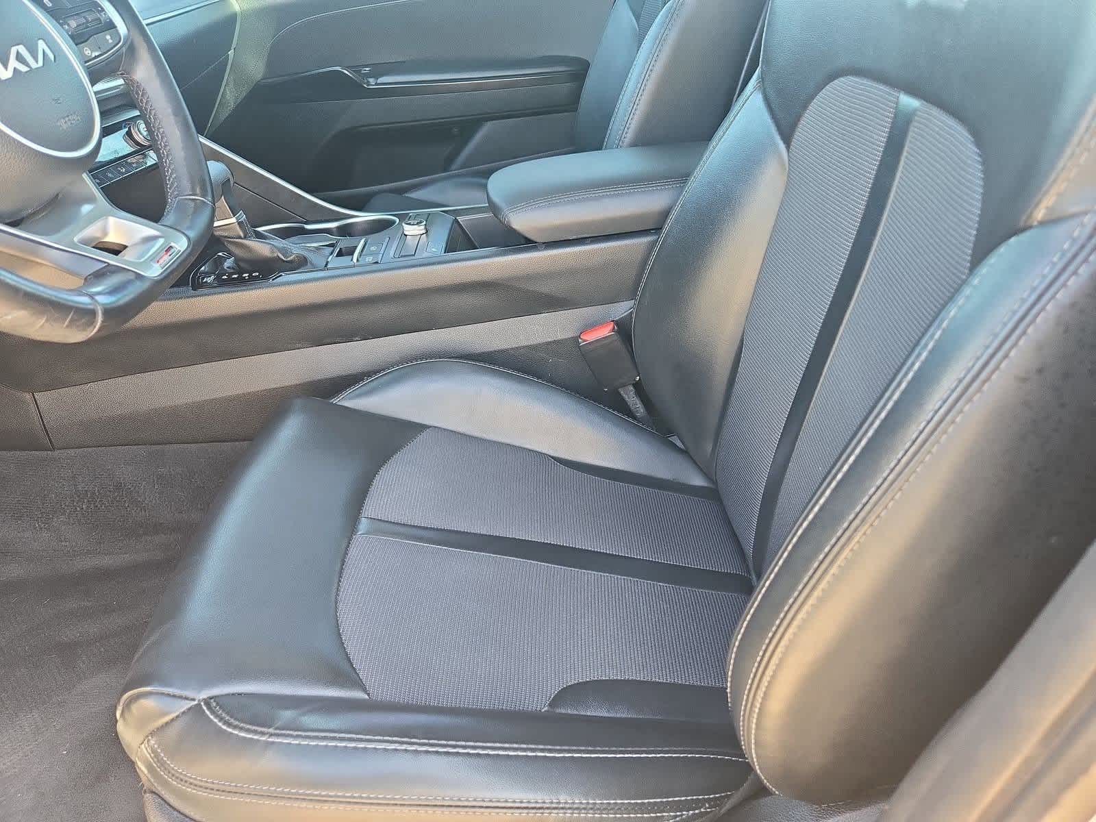 Thumbnail: 2022 Kia K5 - 15