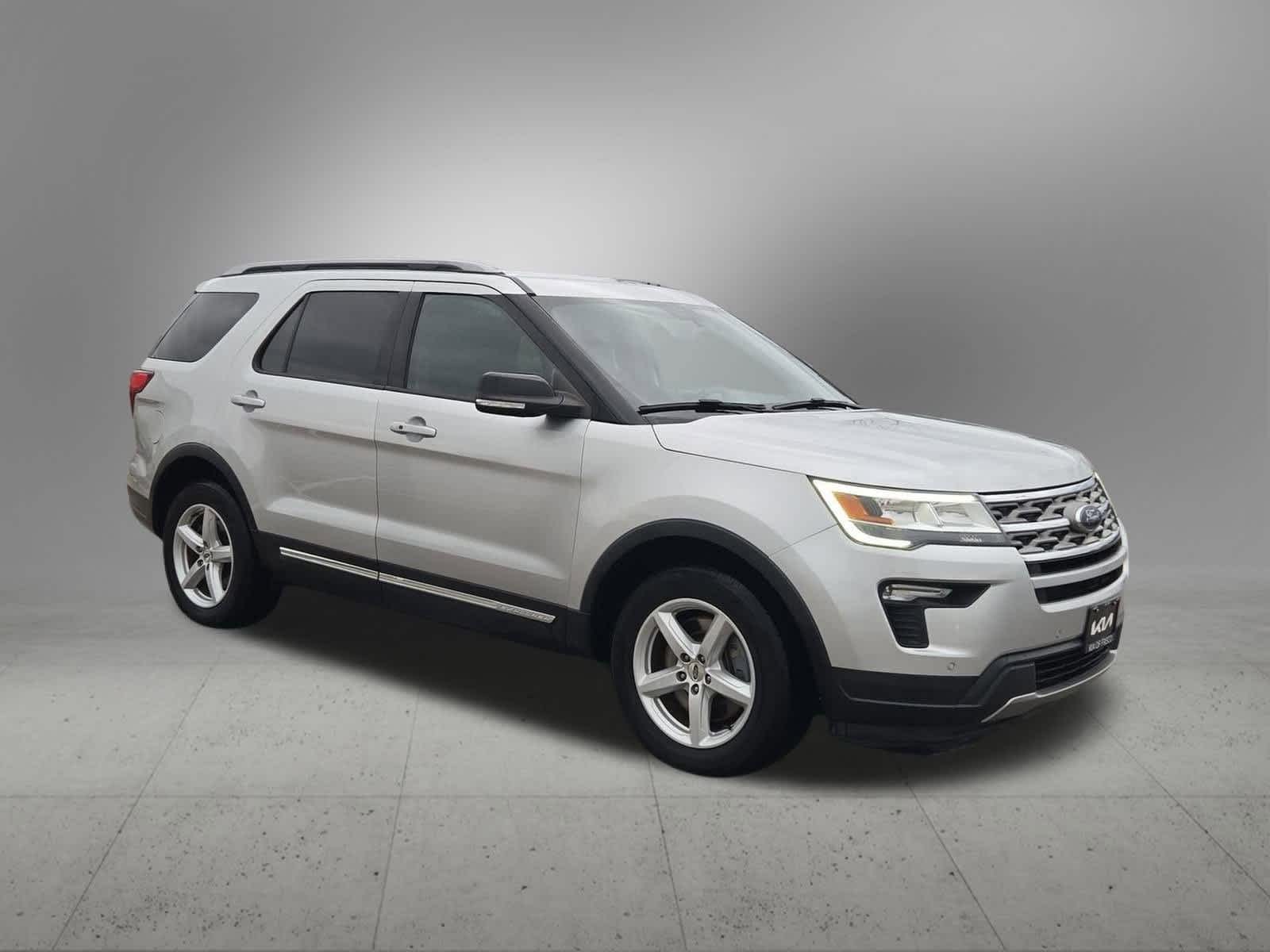 Thumbnail: 2018 Ford Explorer - 8